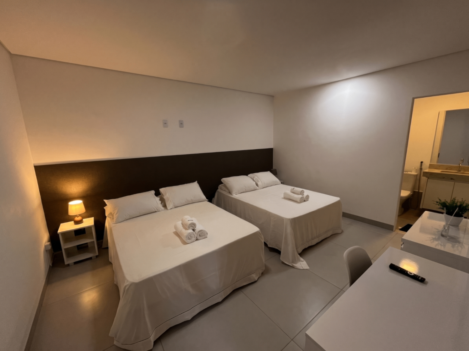 Quarto suíte com duas camas
