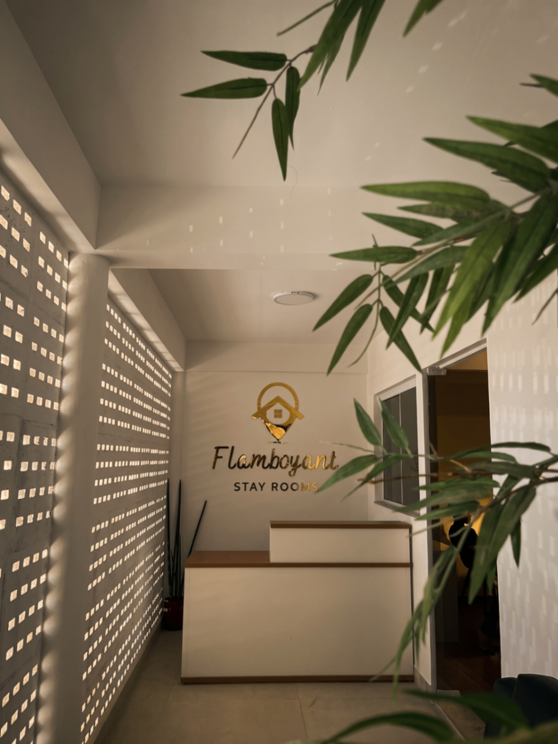 Recepção do Flamboyant Stay Rooms